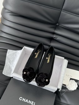 Chanel 24B新款山茶花系列单鞋绝美山茶花系列 很难不爱鞋面麂皮 内里羊皮 真皮大底原版开模山 1489