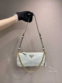 Prada普拉达 1BC221 新款腋下包 经典复刻 精致皮革 图片