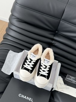 Chanel 24B新款毛毛松糕鞋这款毛拖真的是真太可爱了~柔软蓬松的毛毛,舒服暖脚!增高显腿长!秋 1080