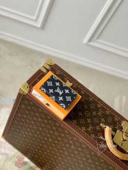 LV M61696 Monogram Shadow 皮革手袋,柔滑牛皮革,经典焕新