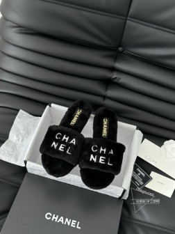 Chanel 24B新款毛毛拖鞋!这款毛拖真的是真太可爱了~柔软蓬松的毛毛,舒服暖脚!增高显腿长!秋 1358