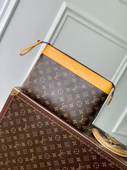LV M13199 黄色 POCHETTE VOYAGE SOUPLE 手拿包 顶级复刻