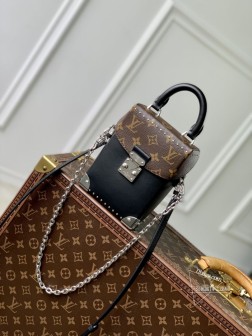 LV M12362 Vibe Camera Box 手袋,光泽牛皮革,Monogram 细节