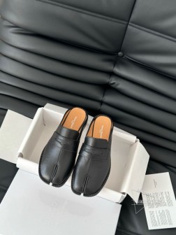 高定品质!Maison Margiela MM6分趾鞋 Tabi 意产植鞣羊皮!夏天的第一双 Mar 470