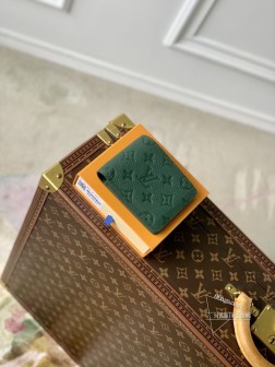 LV M83055 Portefeuil Multiple 鳄鱼纹 2024 高仿 经典 钱包