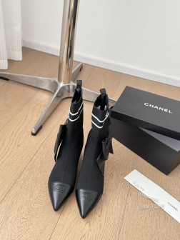 Chanel 24K新款袜子靴!这个袜靴真的一眼好看穿上一整个大长腿款式不会过时的那种!鞋面飞织面料 844