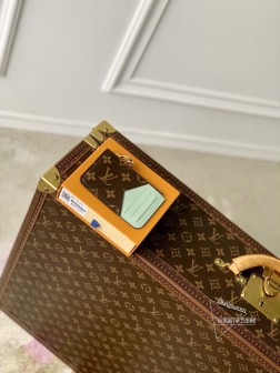 LV M82939 波尔图邪教罗米 卡包 拉链化妆包 现代设计