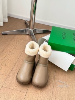 代购级别 BV大头呆萌雪地靴新宠雪地靴!太好看了对原版品质 色素统一 Size35-40 其他码数定 439