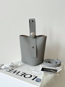 LOEWE pebble mini水桶包 荔枝纹 灰色 鹅卵石五金 高仿