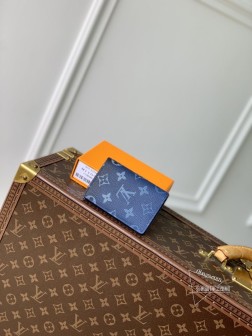 LV M11548蓝色钱夹,袋装,七个夹层,尺寸8.0x11.0x1