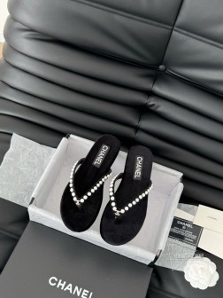 高版本 Chanel 25C新品夹脚人字拖鞋!这一系列这真的是绝了 怎么会这么美!夏天真的是无敌搭配 753