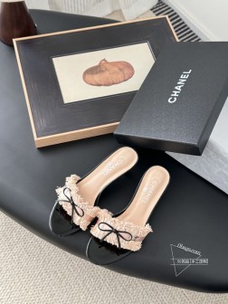 Chanel Vintage中古系列凉鞋简约而不简单的款，上脚特别显脚细。鞋面定制面，内里垫脚羊皮， 25