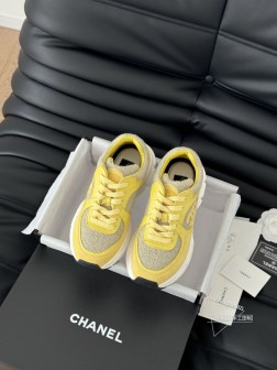 Chanel 25C新款熊猫运动休闲鞋百搭小白鞋 款式搭配不会出错撞色搭配活力满满啊 侧面压印log 195