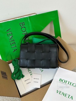 BV Cassette 方块包 15格 黑色 小羔羊皮