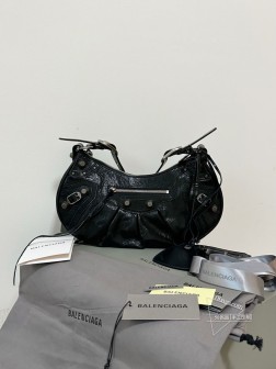 Balenciaga Scm Le Cagole 黑银油蜡皮半月包 饺子包机车包