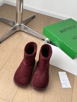 代购级别 BV大头呆萌雪地靴新宠雪地靴!太好看了对原版品质 色素统一 Size35-40 其他码数定 954