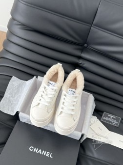 Chanel 24B新款毛毛松糕鞋这款毛拖真的是真太可爱了~柔软蓬松的毛毛,舒服暖脚!增高显腿长!秋 1085