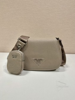 Prada 1BD293 斜跨包 进口鹿皮纹牛皮 翻盖设计 可调肩带 高仿