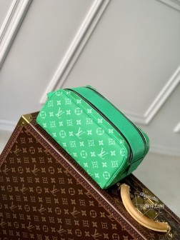 LV M31037 绿特大号盥洗包 Monogram 帆布 金属配件 复刻