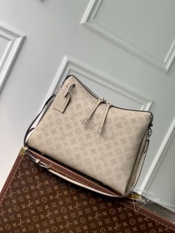 LV M24133 Mahina Hand It All 中号手袋 穿孔牛皮革