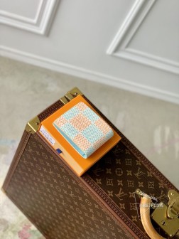 LV N40676 绿多重钱包 Damier Heritage帆布 Pharrell签名
