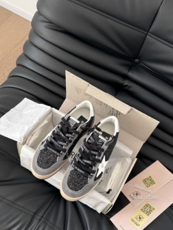 GGDB 小脏鞋新色出货啦!新款来袭 个性涂鸦,好看又百搭,细节拉满~今年最新版面 官网专柜限定款 642