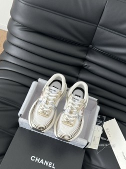 Chanel 25C新款银角大王运动休闲鞋百搭小白鞋 款式搭配不会出错撞色搭配活力满满啊 侧面压印l 664