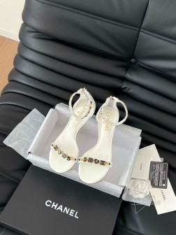 Chanel Vintage中古系列大标凉鞋简约而不简单的款,上脚特别显脚细。鞋面定制面,内里垫脚羊 505