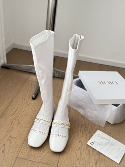 迪奥DiorR经典铆钉珍珠条漆皮袜靴迪奥 DiorR #弹力靴 2024 SS经典铆钉珍珠条漆皮袜靴 533