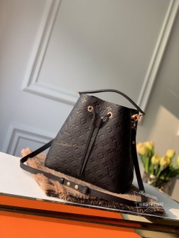 LV M45256 NéoNoé 中号水桶包/Monogram Empreinte压纹皮革