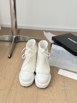 Chanel 雪地靴 秋冬暖心推荐 高品质认准我家实拍 穿腻了毫无特色的ugg 不妨来买这款,超级仙 1409