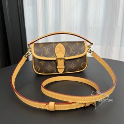 Louis Vuitton 83566 Nano法棍，尺寸19×11×6cm，调节肩带