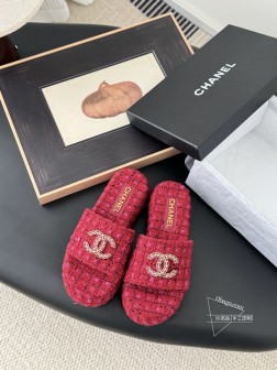 Chanel 25P新款菱格拖鞋春夏新款,高版本高品质。鞋面垫脚羊皮,原版大底。Size35-39 43