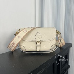 Louis Vuitton 46388 DIANE 全皮质法棍 女神包 黑/白色