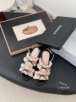 Chanel Vintage中古系列凉鞋简约而不简单的款,上脚特别显脚细。鞋面定制面,内里垫脚羊皮, 31