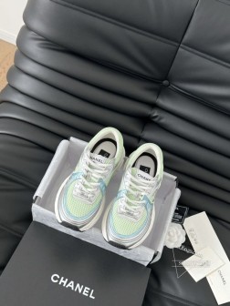 Chanel 25C新款银角大王运动休闲鞋百搭小白鞋 款式搭配不会出错撞色搭配活力满满啊 侧面压印l 670