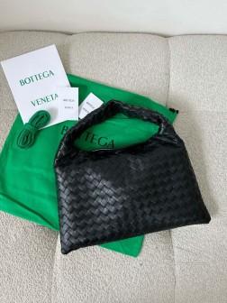 BV hop 小号牛角编织腋下包 黑色 顶级复刻