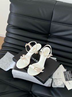 Chanel Vintage中古系列大标凉鞋简约而不简单的款,上脚特别显脚细。鞋面定制面,内里垫脚羊 508