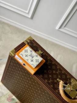 LV M61696 Monogram Shadow 皮革包 - 柔滑牛皮革