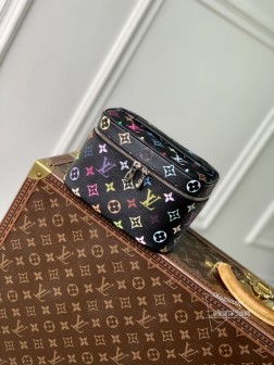 LV M13747 村上隆联名Nice迷你化妆包 Monogram帆布 复刻