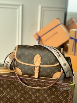 LV M45985 DIANE 手袋 - 皮肩带 & 刺绣肩带可拆卸,容量大