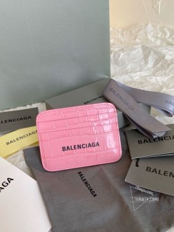 Balenciaga 小爱 鳄鱼纹 樱花粉 卡包 9.9×7×1cm
