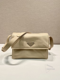Prada普拉达 邮差包迷你号 甄独特加衬尼龙 单肩包 尺寸