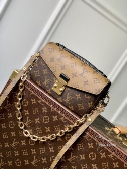 LV M46279 黄花邮差包 小号 East West Métis 手袋 时尚肩背