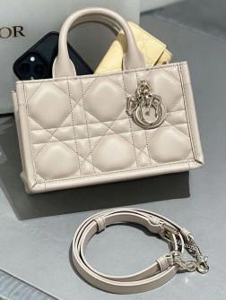 迪奥 Book Tote迷你系列奶油杏小牛皮size21.57.513cm