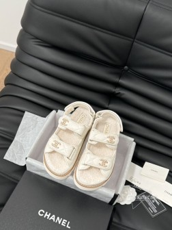 发泡大底版本 Chanel 24新款羊毛魔术贴凉鞋系列秋冬羊毛系列版本高版本 内里全羊毛 Size3 1182