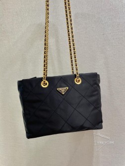 Prada普拉达 1BD621 中古拉链链条菱格流浪包 纯手工尼龙 图片