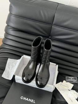 Chanel 小香24K新品菱格短靴原版11复刻 经典中的经典无论搭配裤装还是裙装都是完美小圆头的设 1265