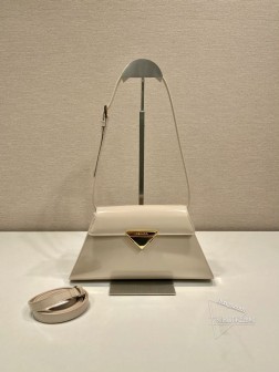 Prada普拉达 1BD343小号亮面小牛皮走秀款，含羊皮内衬 A货