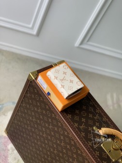 LV M83226 白花 CLéA 钱夹 Monogram Dunne帆布 2024邮轮系列